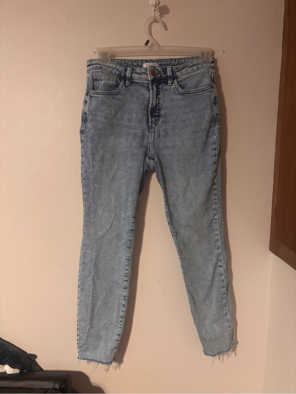 LC Lauren Conrad Light Wash High-Rise curvy skinny Jeans with Frayed Hem